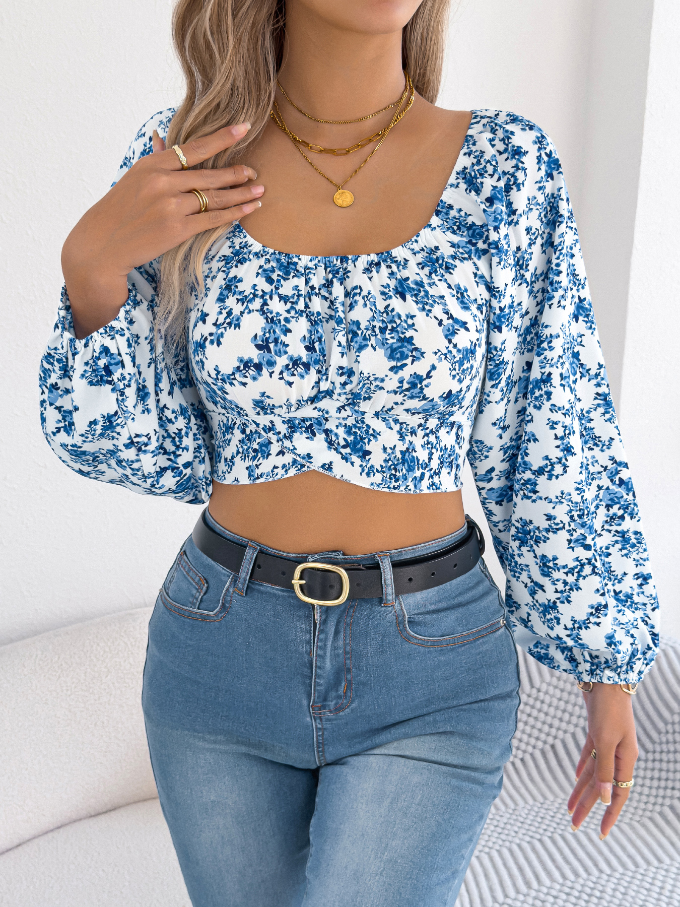 Top Corto in Chiffon Floreale — Maniche a Sbuffo e Vita Annodata - 8