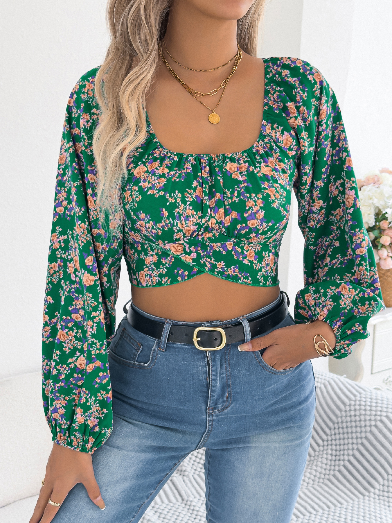 Top Corto in Chiffon Floreale — Maniche a Sbuffo e Vita Annodata - 17